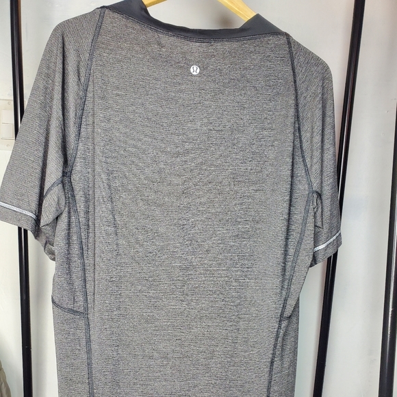 Lululemon workout tee - Picture 2 of 4